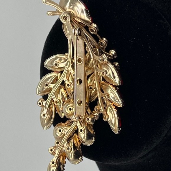 Vintage Red, and A.B. Gold Tone, Large Floral/Leaf Spray Brooch. - Picture 5 of 10